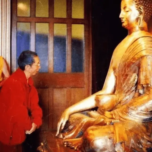 Geshe Kelsang Gyatso Rinpoche Buddha szobor